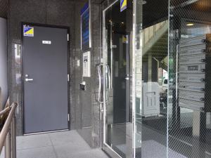 谷町ビルエントランス
