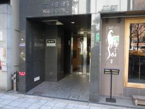 梅田ウエストビルエントランス
