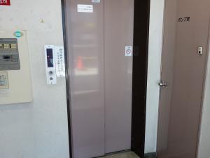 梅電ビルエレベーター