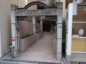 フリーデ新町ビルエントランス