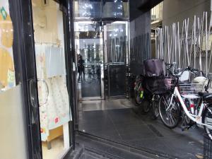 ＷＩＳＨ大阪ビル（ウィッシュ大阪ビル）エントランス