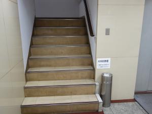 大京心斎橋ビル階段