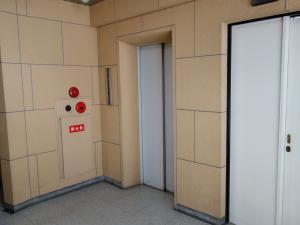 肥後橋堀田ビルエレベーター