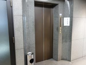 淀屋橋サテライトビルエレベーター
