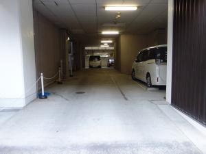 エクラート江坂ビル駐車場