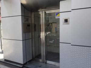 ルート北浜ビルエントランス