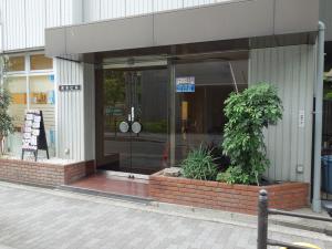 清水ビルエントランス