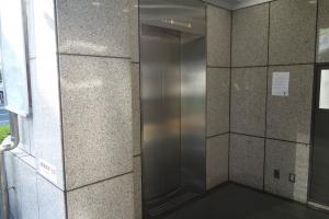 東三国コーケンビルエレベーター