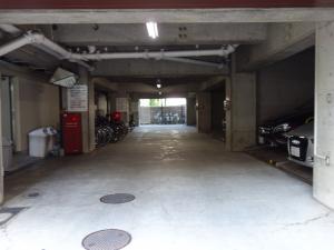 兼吉別館ビル駐車場