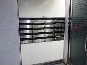 平野町グランドビル郵便ポスト