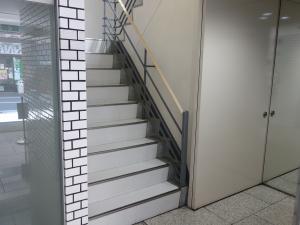 合椎(ゴウシイ)ビル階段