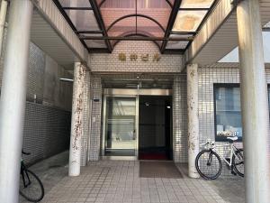 エミネンス亀井ビル　正面玄関