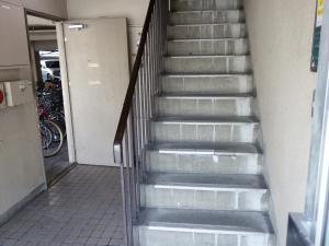 モリロンビル階段