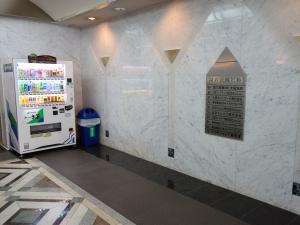 高六大阪ビルテナント板