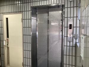 上六原田ビル EVホール