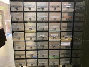 上六センタービル　ポスト