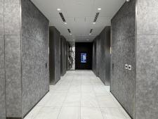 ＵＭＥＤＡ　ＥＡＳＴ　ＣＲＯＳＳエレベーター