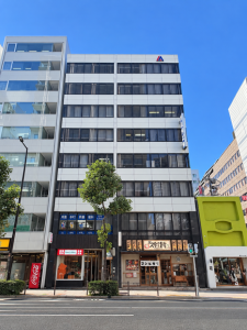 マエダ本社ビル