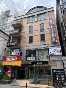 リアライズ西心斎橋ビル外観