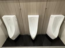 なにわ筋ＳＩＡビル男子トイレ
