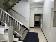 港振興ビル階段