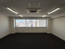 堺東八千代ビル室内