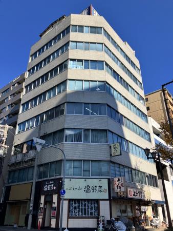 上六ビル外観