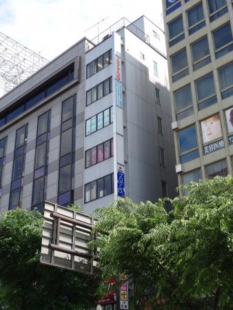 東ビル外観