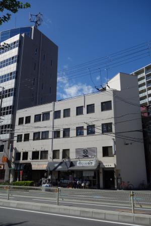 小川ビル外観