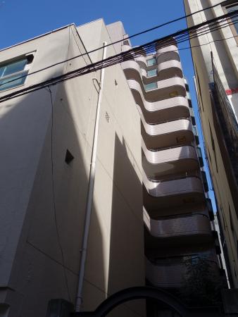 フリーデ新町ビル外観