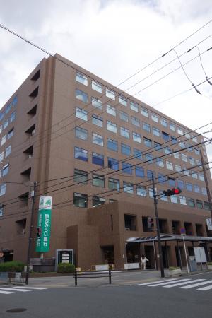 緑地駅ビル外観
