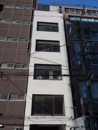 クリエ本町ビル外観