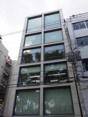 TSビル外観