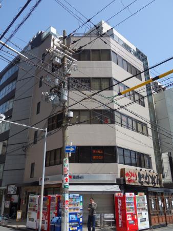 スワンビル外観