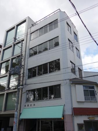 玉置ビル外観