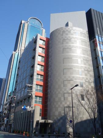 パールグレイビル外観