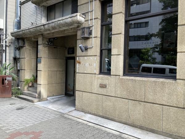 ダコタハウス　路面