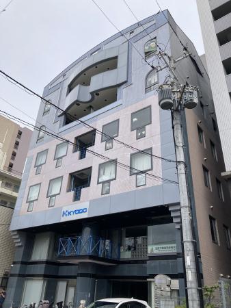 協同江坂ビル外観