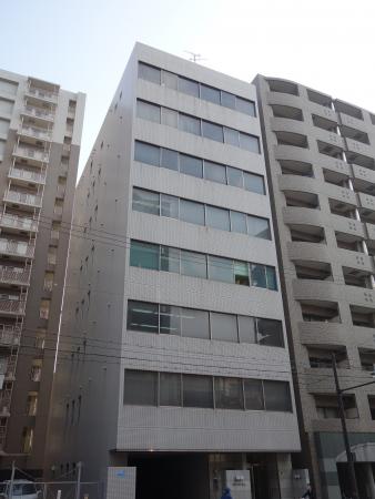 伊勢谷ビル外観