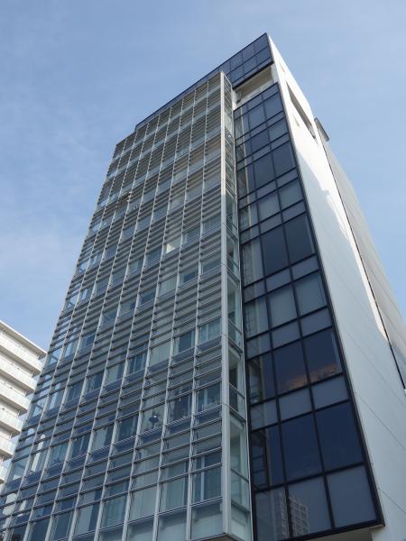 ＧＬＡＳＨＡＵＳ（グラスハウス）