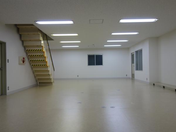 リツリンビル室内
