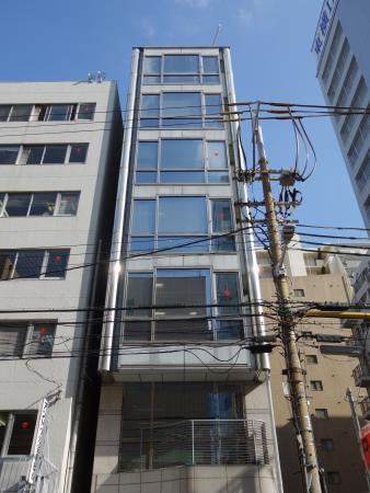 アドーラブルビルディング外観